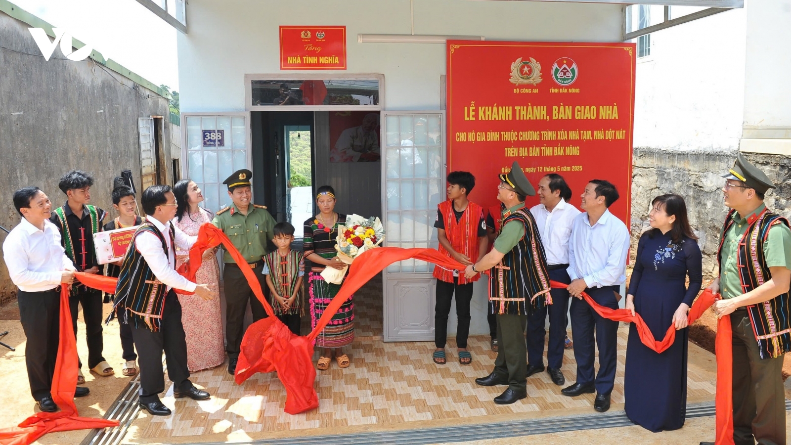 Điểm tựa kết đoàn cho buôn làng vươn tới tương lai